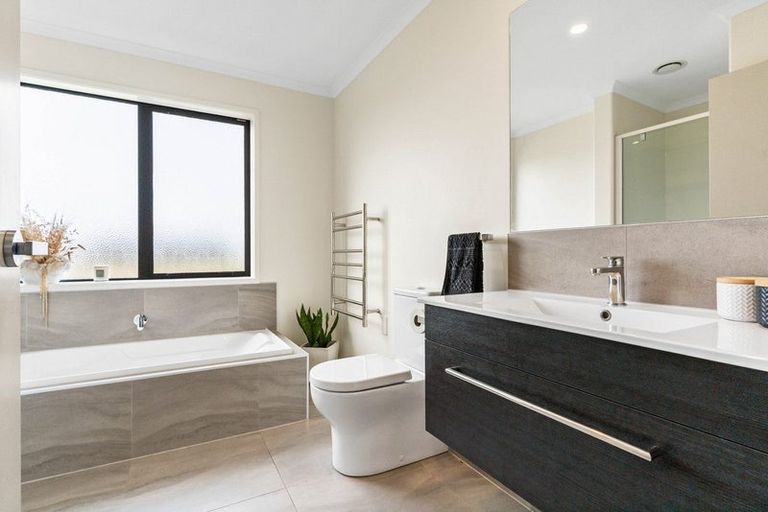 Photo of property in 12 Pense Place, Papamoa, 3118