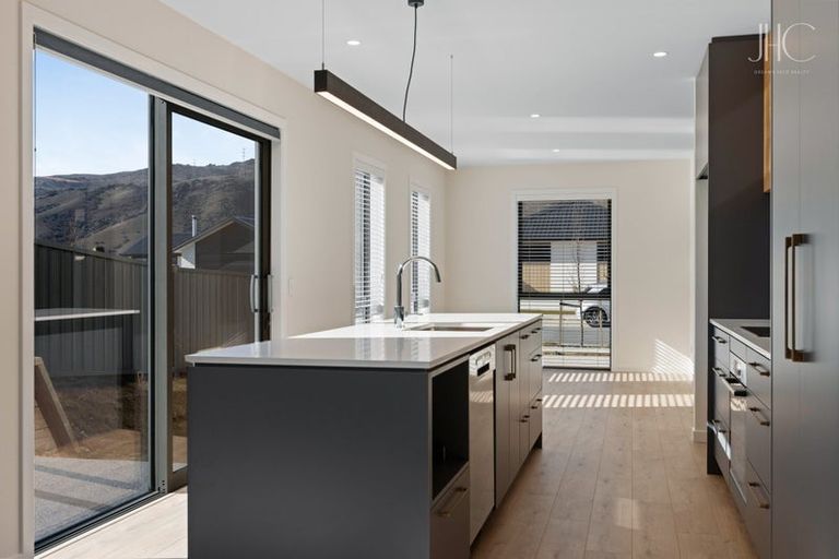 Photo of property in 28 Woods Crescent, Cromwell, 9310