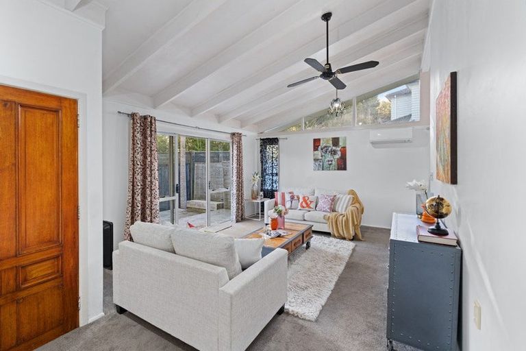 Photo of property in 32b Lyttelton Avenue, Forrest Hill, Auckland, 0620