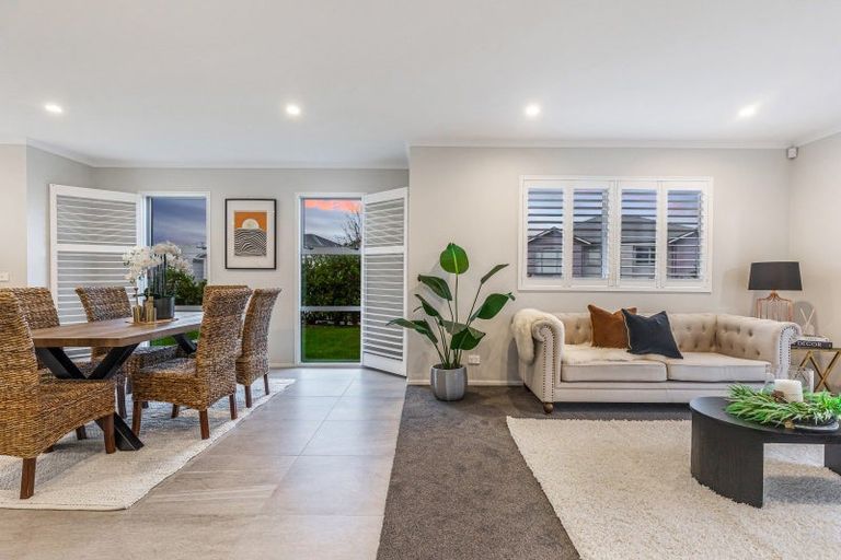 Photo of property in 9 Arthur Rolfe Lane, Swanson, Auckland, 0614