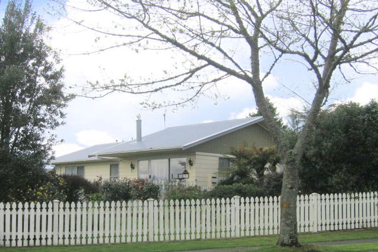 Photo of property in 3 Tennyson Drive, Owhata, Rotorua, 3010