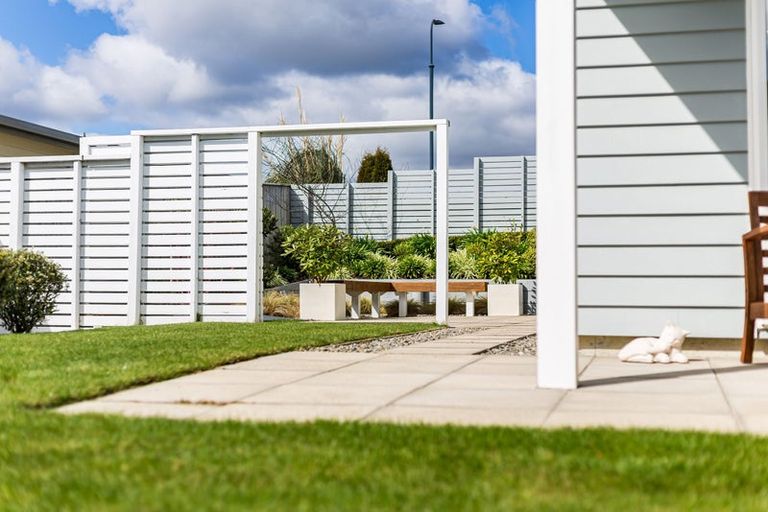 Photo of property in 135 Endeavour Drive, Whitby, Porirua, 5024