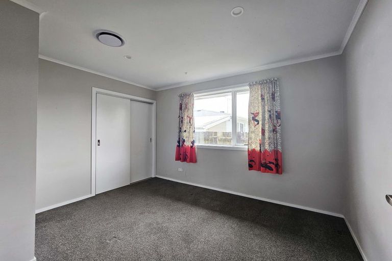 Photo of property in 11 Salas Place, Papakura, 2110