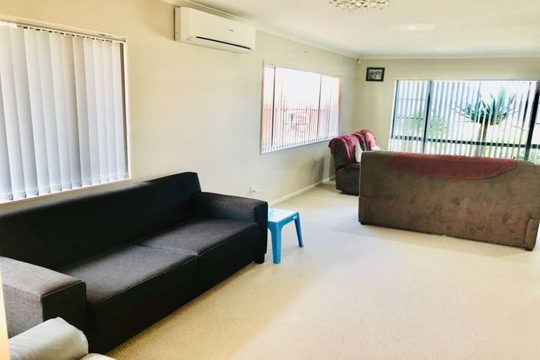 Photo of property in 9 Kalmore Place, Flat Bush, Auckland, 2016