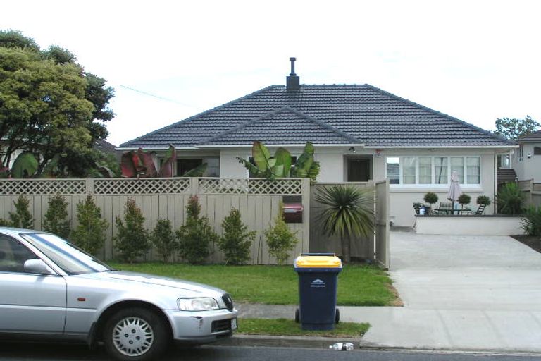 Photo of property in 60 Eversleigh Road, Belmont, Auckland, 0622