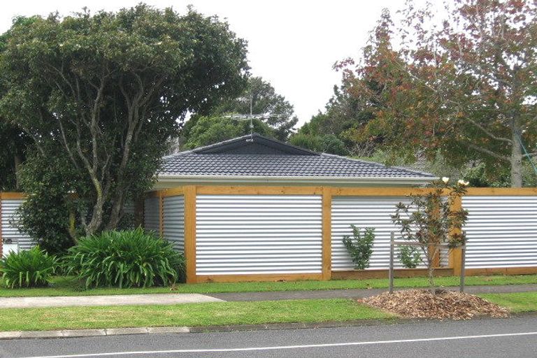 Photo of property in 2/51 The Boulevard, Sunnyhills, Auckland, 2010