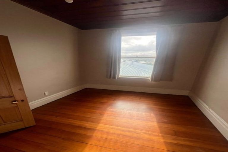 Photo of property in 19a Hargreaves Street, Mount Cook, Wellington, 6021