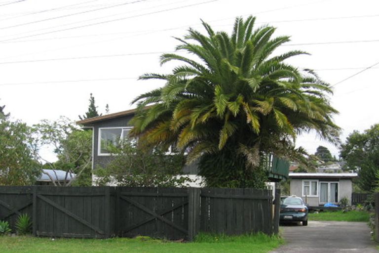 Photo of property in 29 Huruhuru Road, Massey, Auckland, 0614