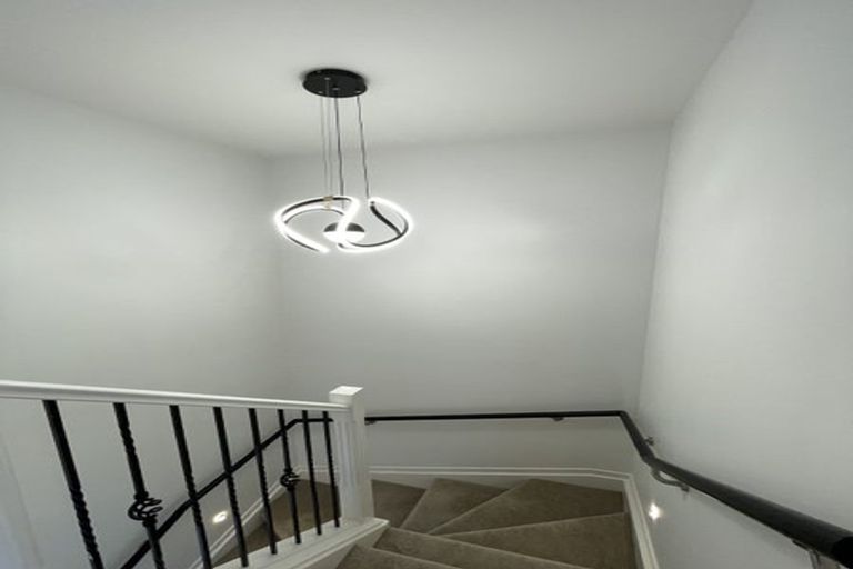 Photo of property in 8/105 Hobsonville Road, West Harbour, Auckland, 0618