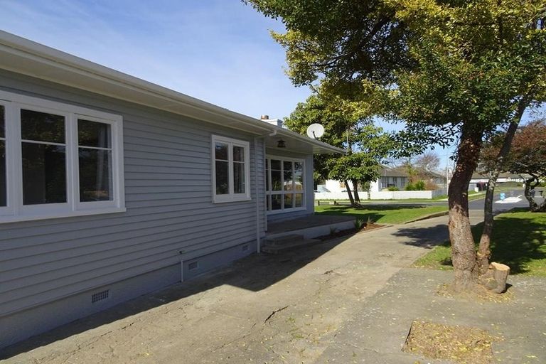 Photo of property in 10 Darwin Crescent, Maraenui, Napier, 4110