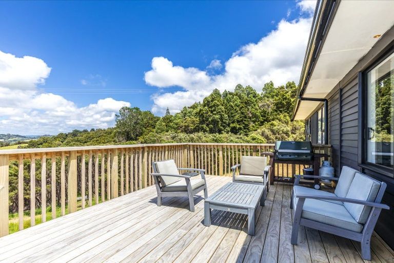 Photo of property in 70 Upper Whangateau Road, Big Omaha, 0985