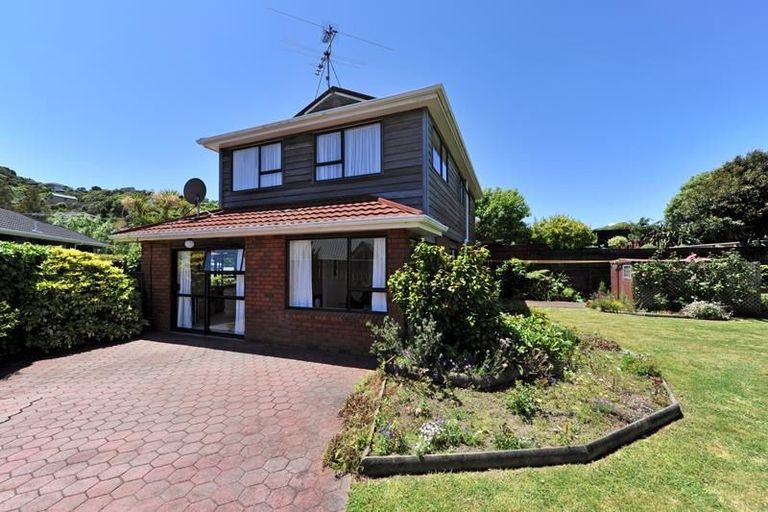 Photo of property in 67a Thatcher Crescent, Crofton Downs, Wellington, 6035