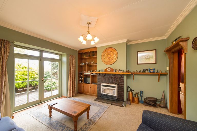 Photo of property in 34 Florence Avenue, Palmerston North, 4414