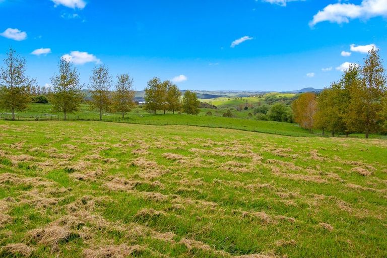 Photo of property in 54 Rangiora Road, Kaiwaka, 0573