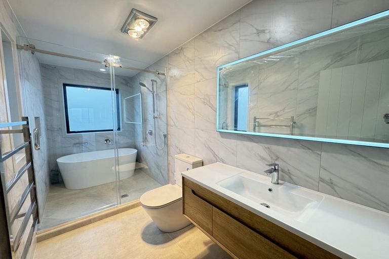 Photo of property in 62 Matangi View Drive, Orewa, 0931