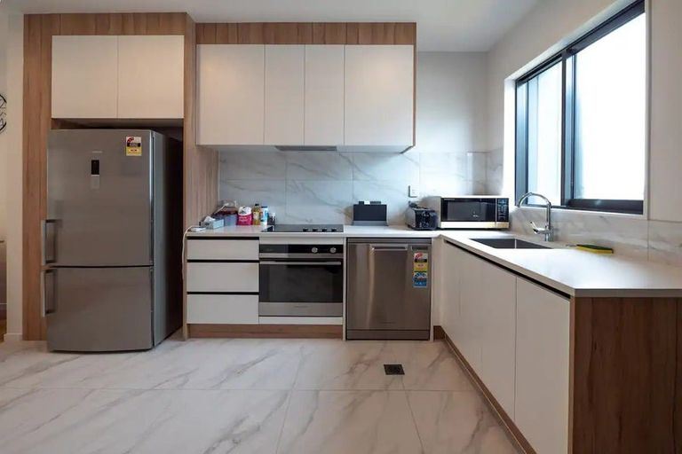 Photo of property in 67c Divich Avenue, Te Atatu South, Auckland, 0610