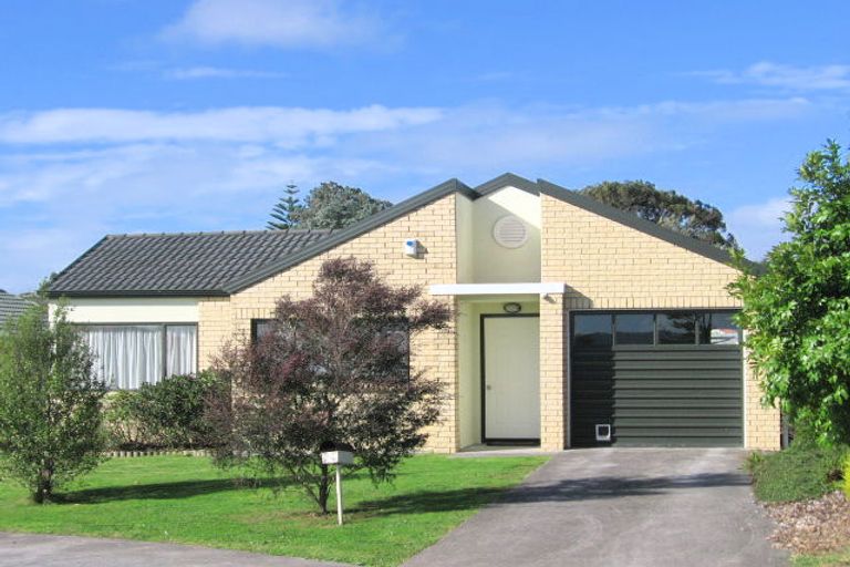 Photo of property in 32 Blueridge Close, Sunnyvale, Auckland, 0612