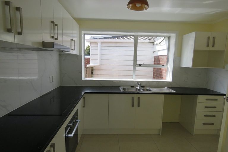 Photo of property in 393 West Coast Road, Glen Eden, Auckland, 0602