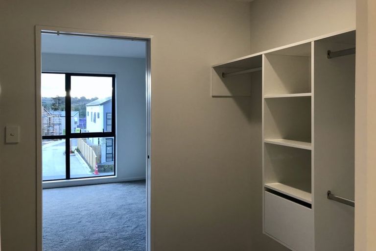 Photo of property in 115 Waekahu Road, Westgate, 0814