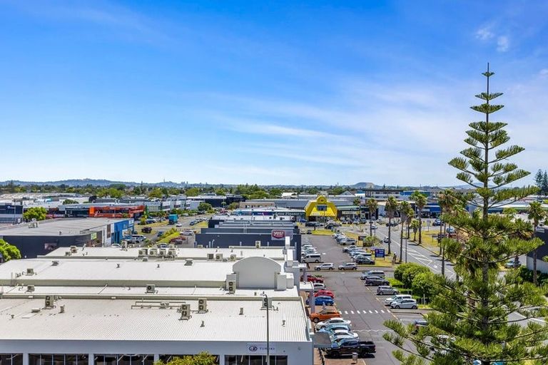 Photo of property in The Rennaissance, 5e/18 Ronwood Avenue, Manukau, Auckland, 2104