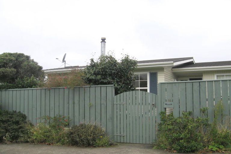 Photo of property in 10 Mckeefry Grove, Tawa, Wellington, 5028