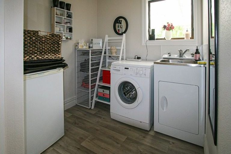 Photo of property in 2 Bracken Street, Petone, Lower Hutt, 5012