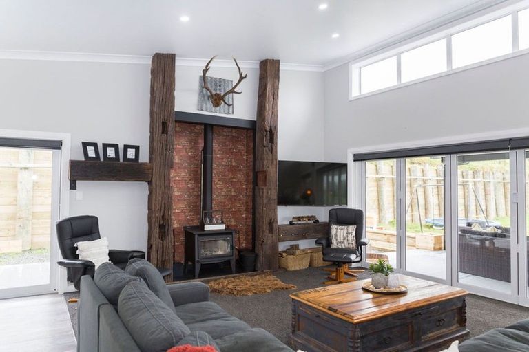 Photo of property in 143e Smith Road, Dannevirke, 4978