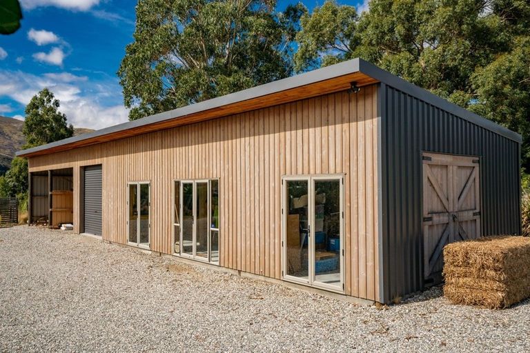 Photo of property in 15 Fort Place, Hawea Flat, Wanaka, 9382