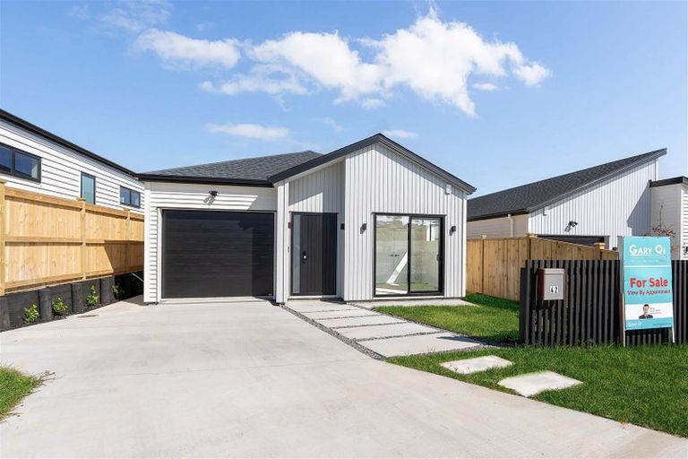 Photo of property in 42 Whakairo Crescent, Gulf Harbour, Whangaparaoa, 0930