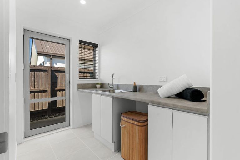 Photo of property in 32 The Runway, Wigram, Christchurch, 8042