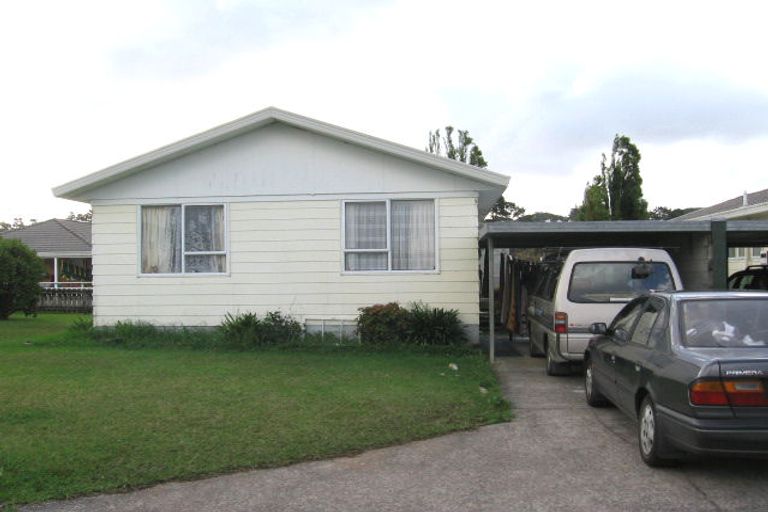 Photo of property in 2/227 Waitemata Drive, Ranui, Auckland, 0612