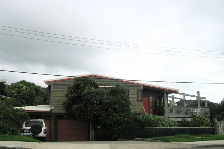 Photo of property in 2 Tahi Road, Paraparaumu Beach, Paraparaumu, 5032