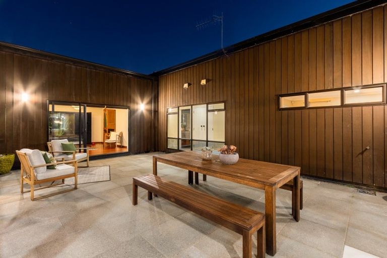 Photo of property in 22 Millennium Hill, Paraparaumu, 5032