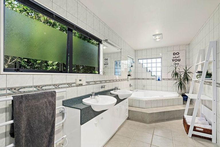 Photo of property in 62 Stanmore Bay Road, Stanmore Bay, Whangaparaoa, 0932