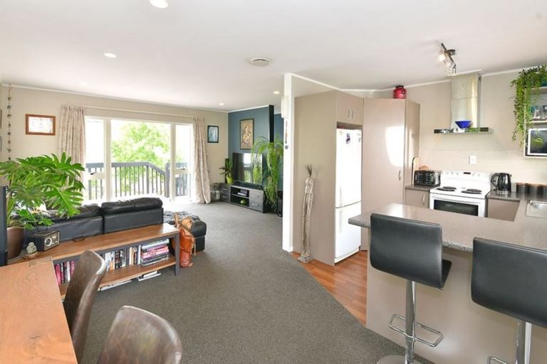 Photo of property in 11a Greta Place, Stanmore Bay, Whangaparaoa, 0932