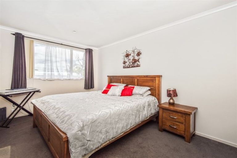 Photo of property in 75 Heathdale Crescent, Papakura, 2110