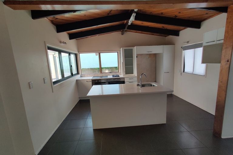 Photo of property in 31 Leaver Place, Weymouth, Auckland, 2103