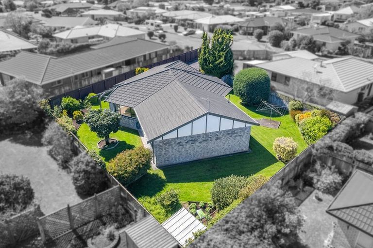 Photo of property in 14 Heihei Place, Paraparaumu, 5032