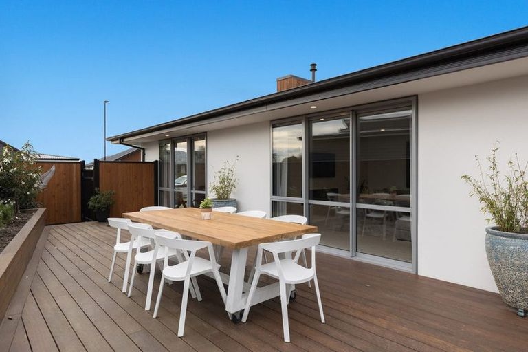 Photo of property in 8 Irvines Track, Halswell, Christchurch, 8025