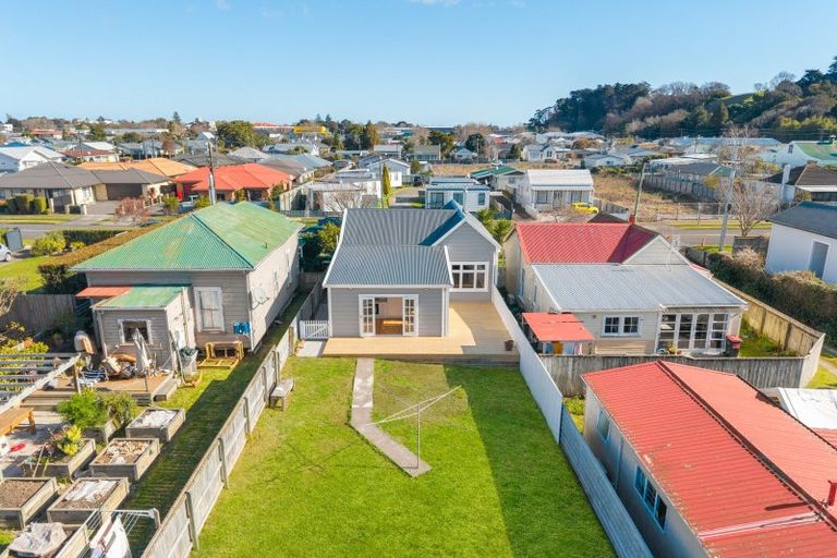 Photo of property in 122 Harrison Street, Whanganui, 4500