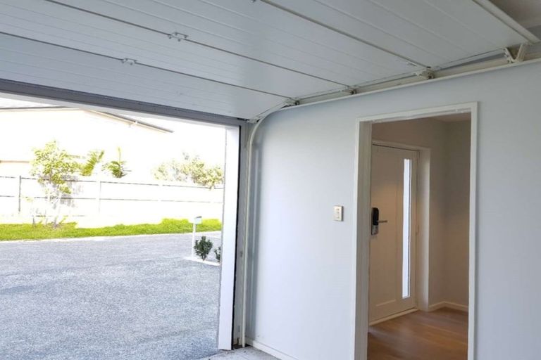 Photo of property in 75 Bordeaux Parade, Te Atatu South, Auckland, 0610