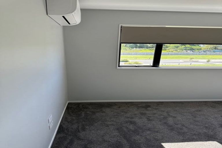 Photo of property in 33 Pilot Drive, Hobsonville, Auckland, 0616