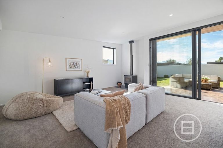 Photo of property in 4 Stackbrae Avenue, Wanaka, 9305
