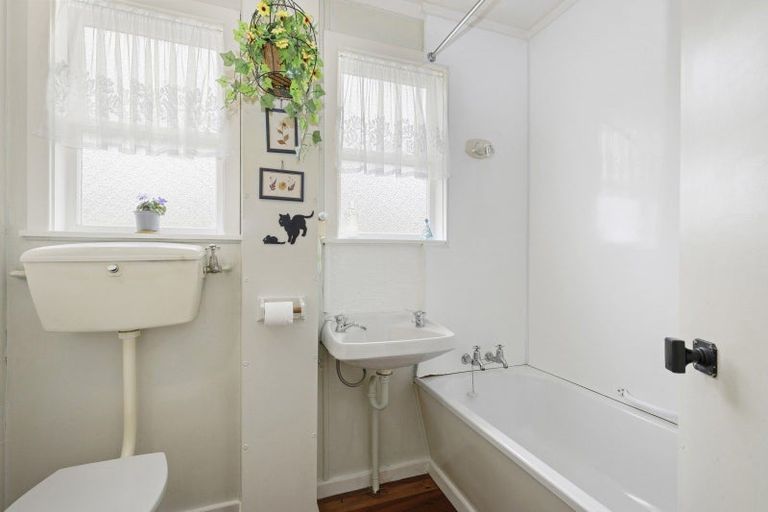 Photo of property in 13 Bush Street, Naenae, Lower Hutt, 5011
