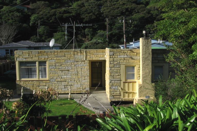 Photo of property in 56 Airlie Road, Plimmerton, Porirua, 5026