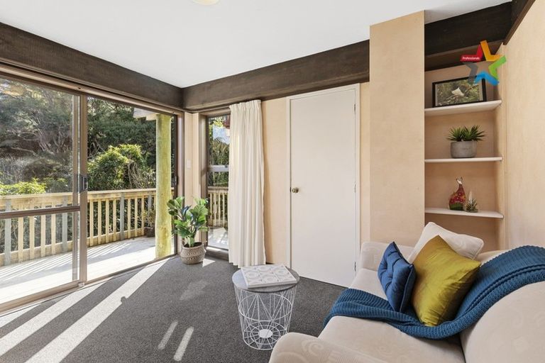 Photo of property in 25 City View Grove, Harbour View, Lower Hutt, 5010