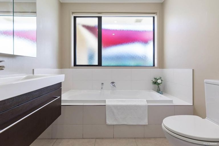 Photo of property in 3 Ohau Court, Fairview Heights, Auckland, 0632