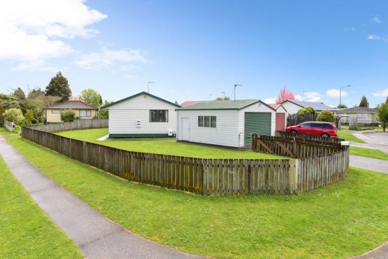 Photo of property in 1 Penney Green, Nawton, Hamilton, 3200