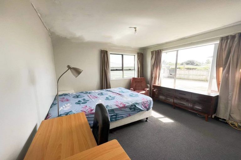 Photo of property in 10 Oxford Road, Manurewa, Auckland, 2102