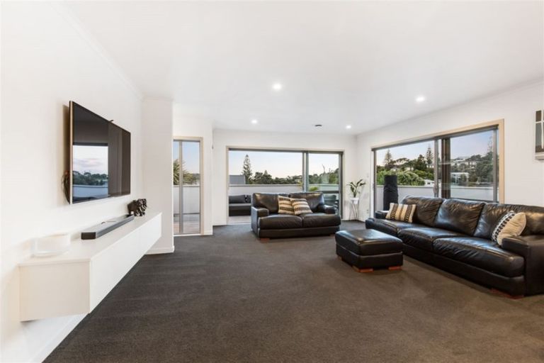 Photo of property in 44 Matipo Road, Mairangi Bay, Auckland, 0630